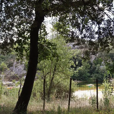 Mazet La Cle Des Flots En Bord De Riviere *