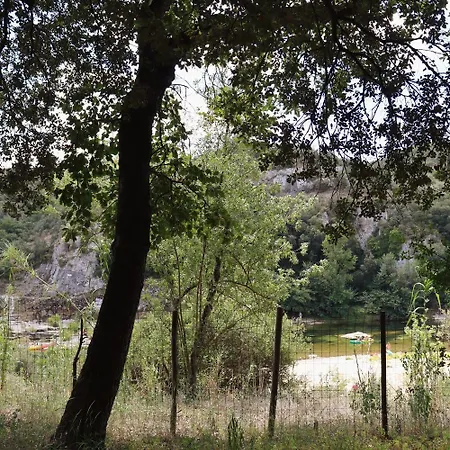 Mazet La Cle Des Flots En Bord De Riviere *