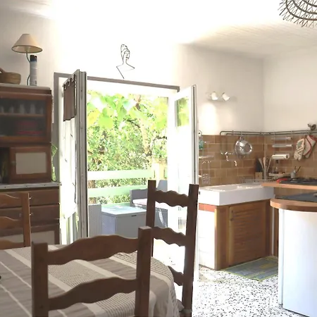 Holiday home Mazet La Cle Des Flots En Bord De Riviere Collias
